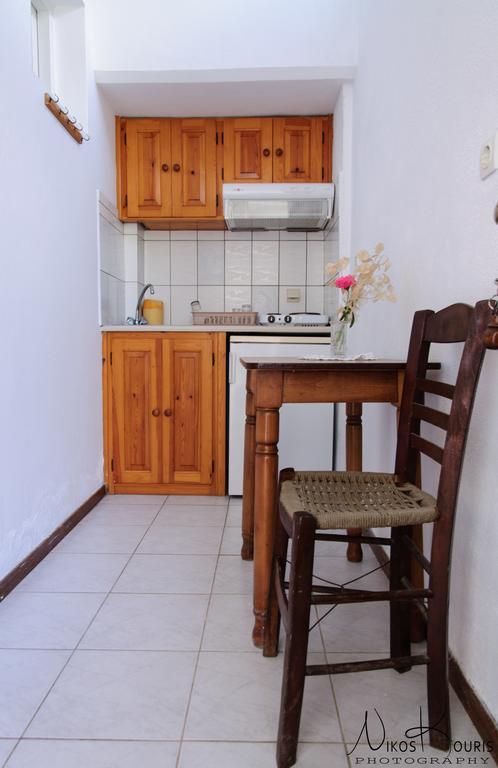 Drivas Apartments Platanias  Rum bild