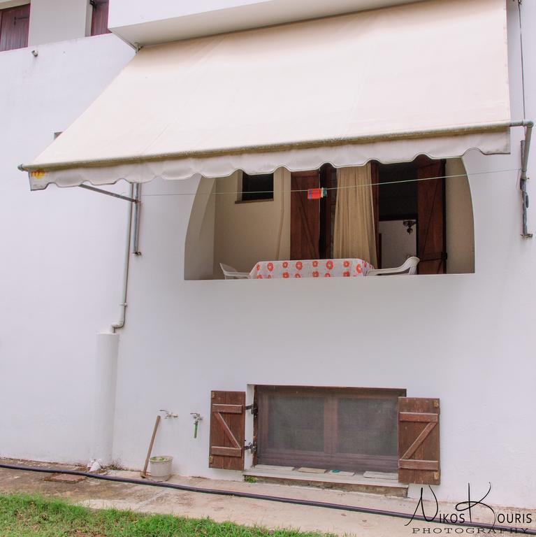 Drivas Apartments Platanias  Rum bild