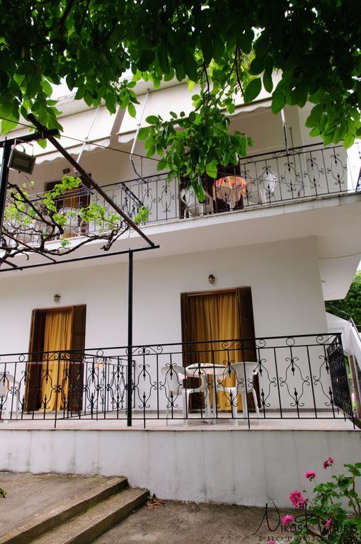 Drivas Apartments Platanias  Rum bild